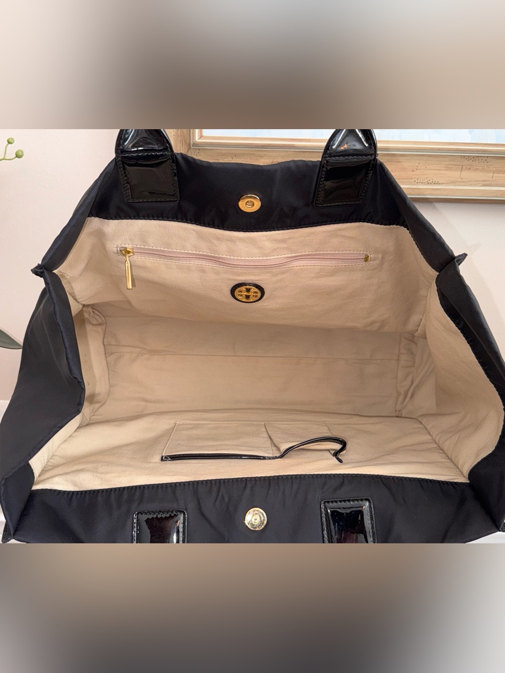 Tory Burch X2108 Black Patent Leather Nylon X-Large Tote Size 23/17x13x5 in - Picture 10 of 13